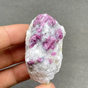 ÚJ! 100% - ban természetes Vietnam ruby kemény ásványi példány kövek, kristályok, gyógyító kristályok kvarc drágakövek ingyenes szállítás